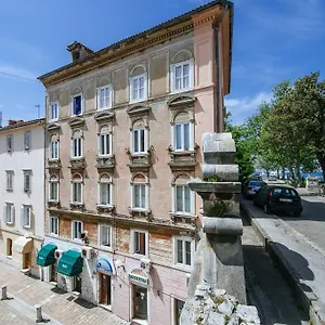 Jadera Apartment